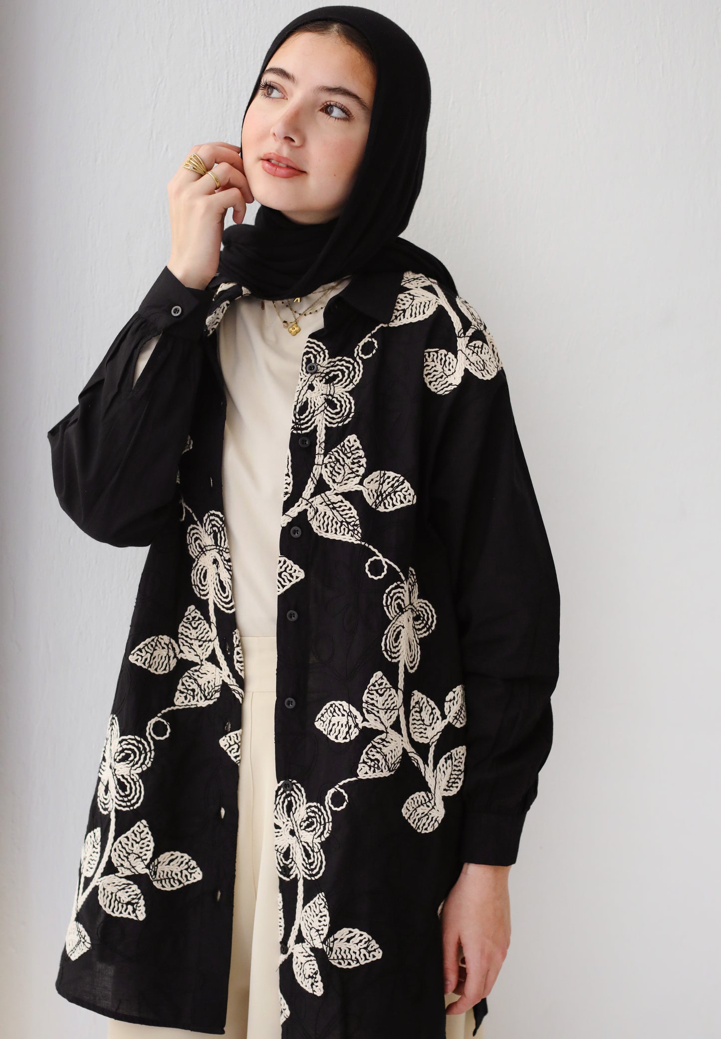 LONG EMBROIDERED LINEN BLOUSE-BLACK