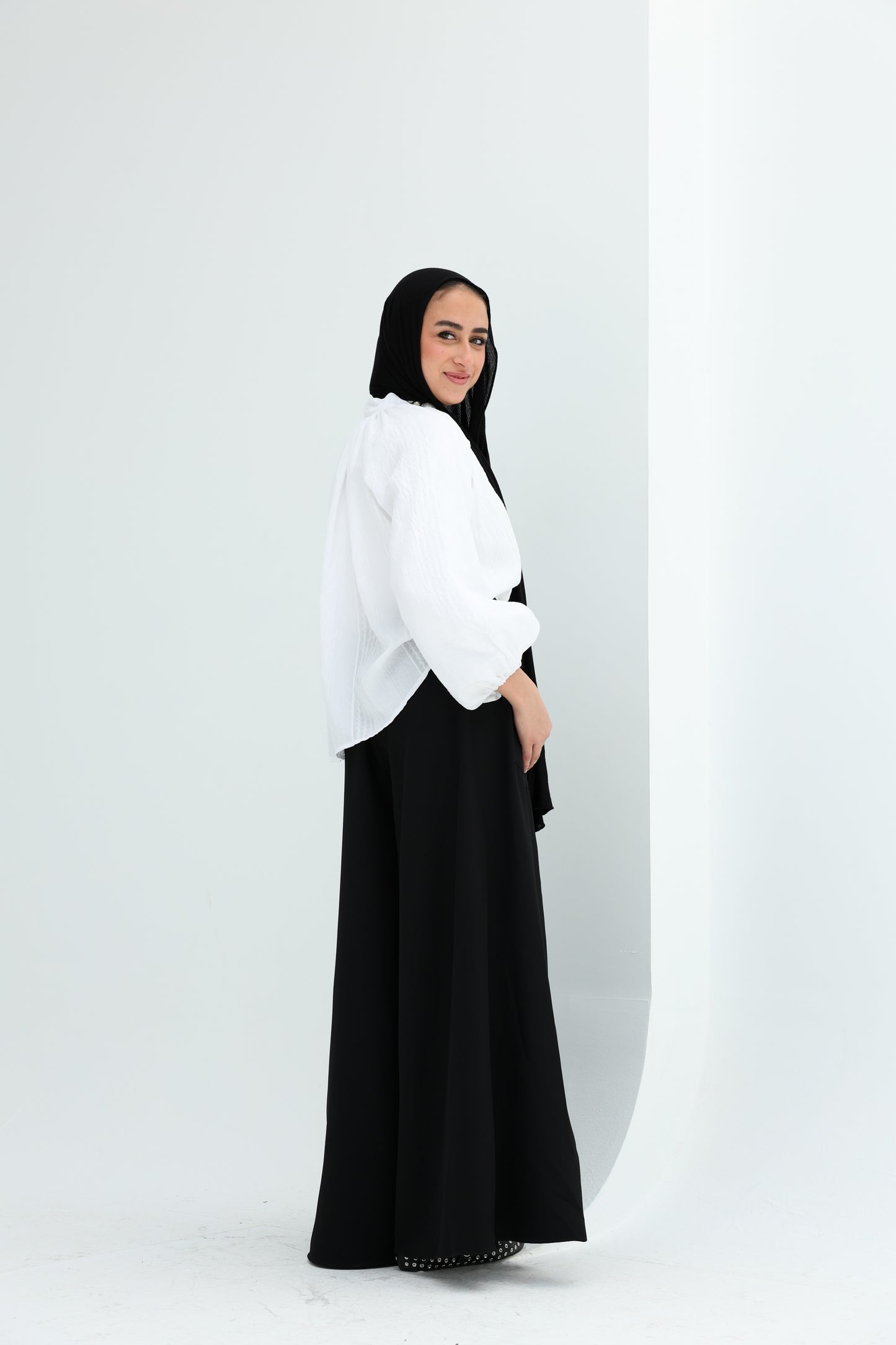 EMBROIDERED BLOUSE - WHITE