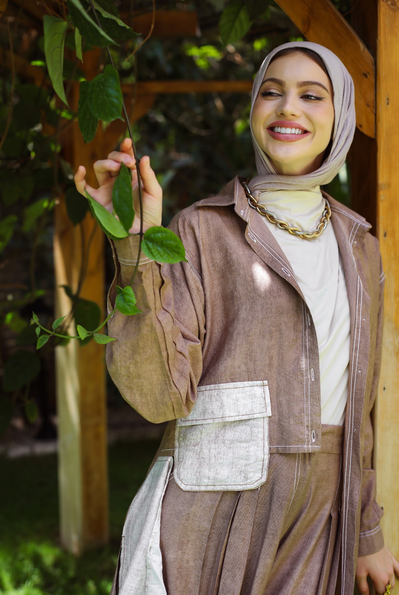 ELENA SET-BROWN