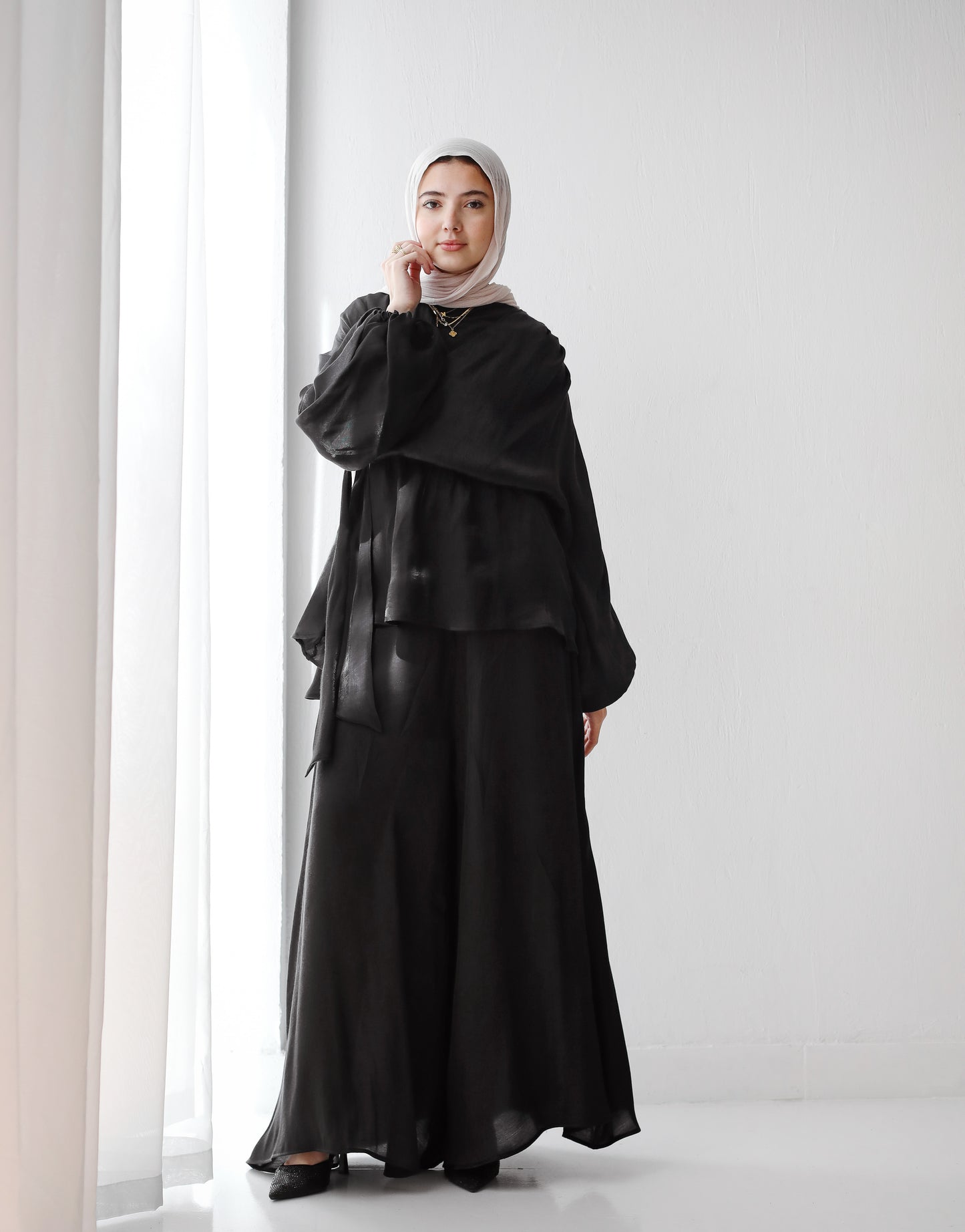 SATIN BLOUSE-BLACK