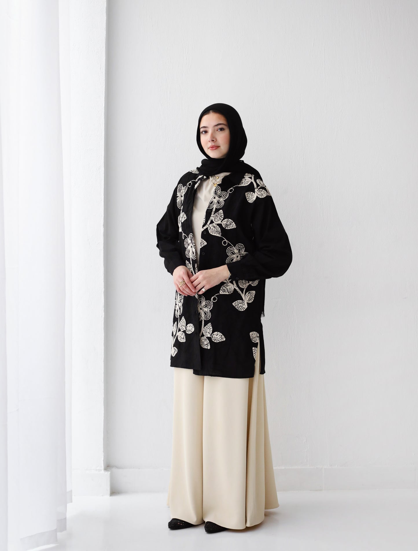 LONG EMBROIDERED LINEN BLOUSE-BLACK