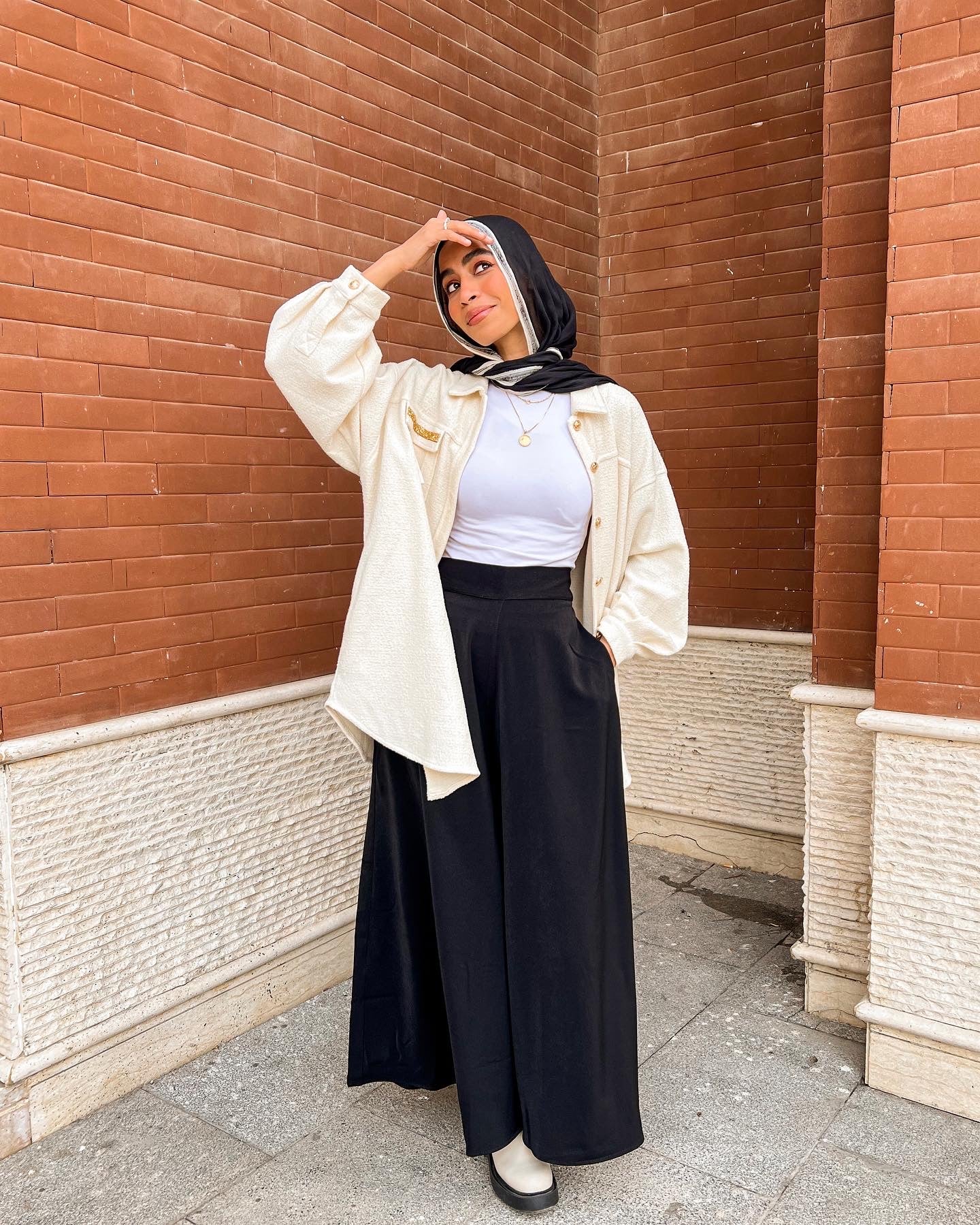 SUEDE CREPE WIDE LEG PANTS-BLACK