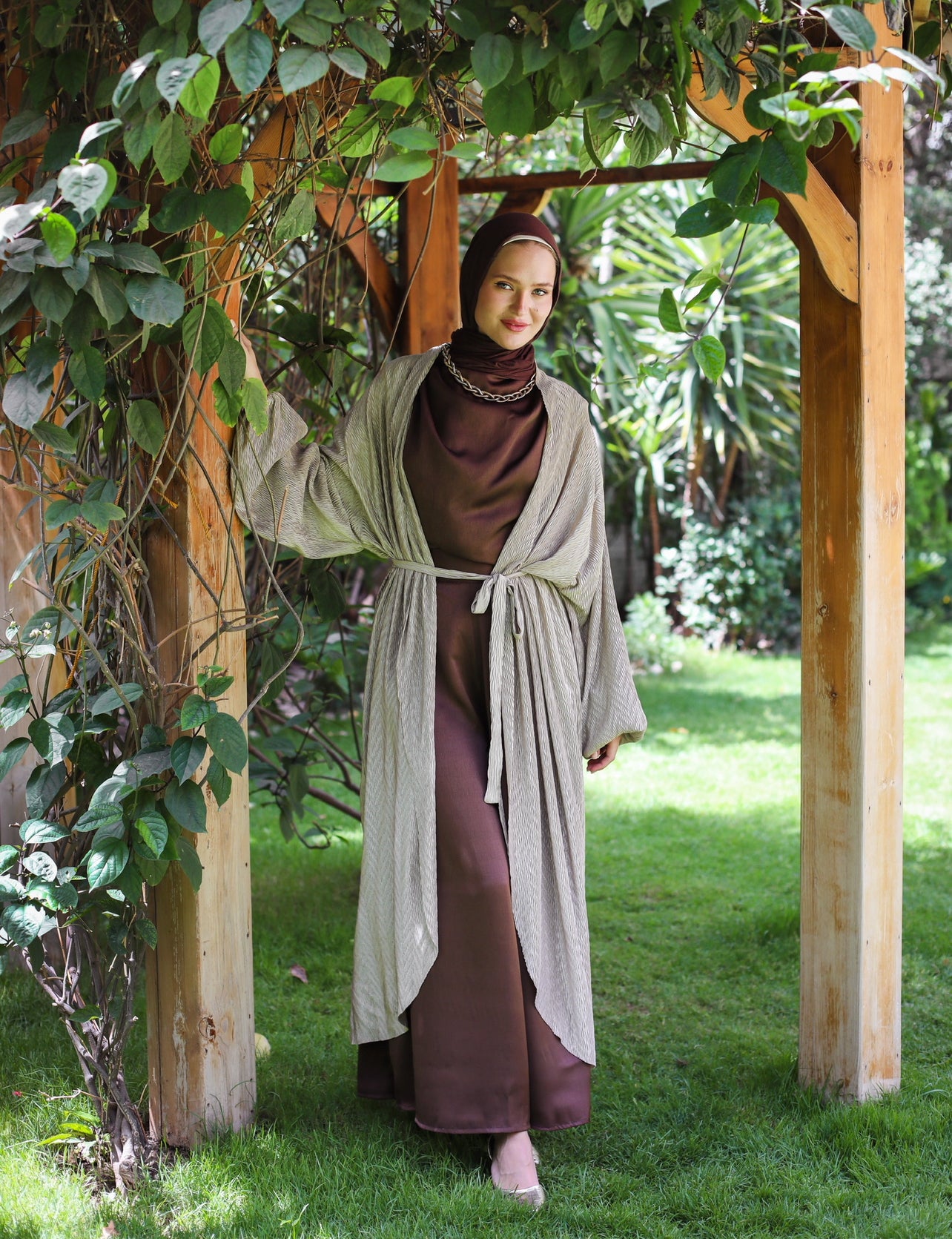 PELESSE SATIN KIMONO-BEIGE