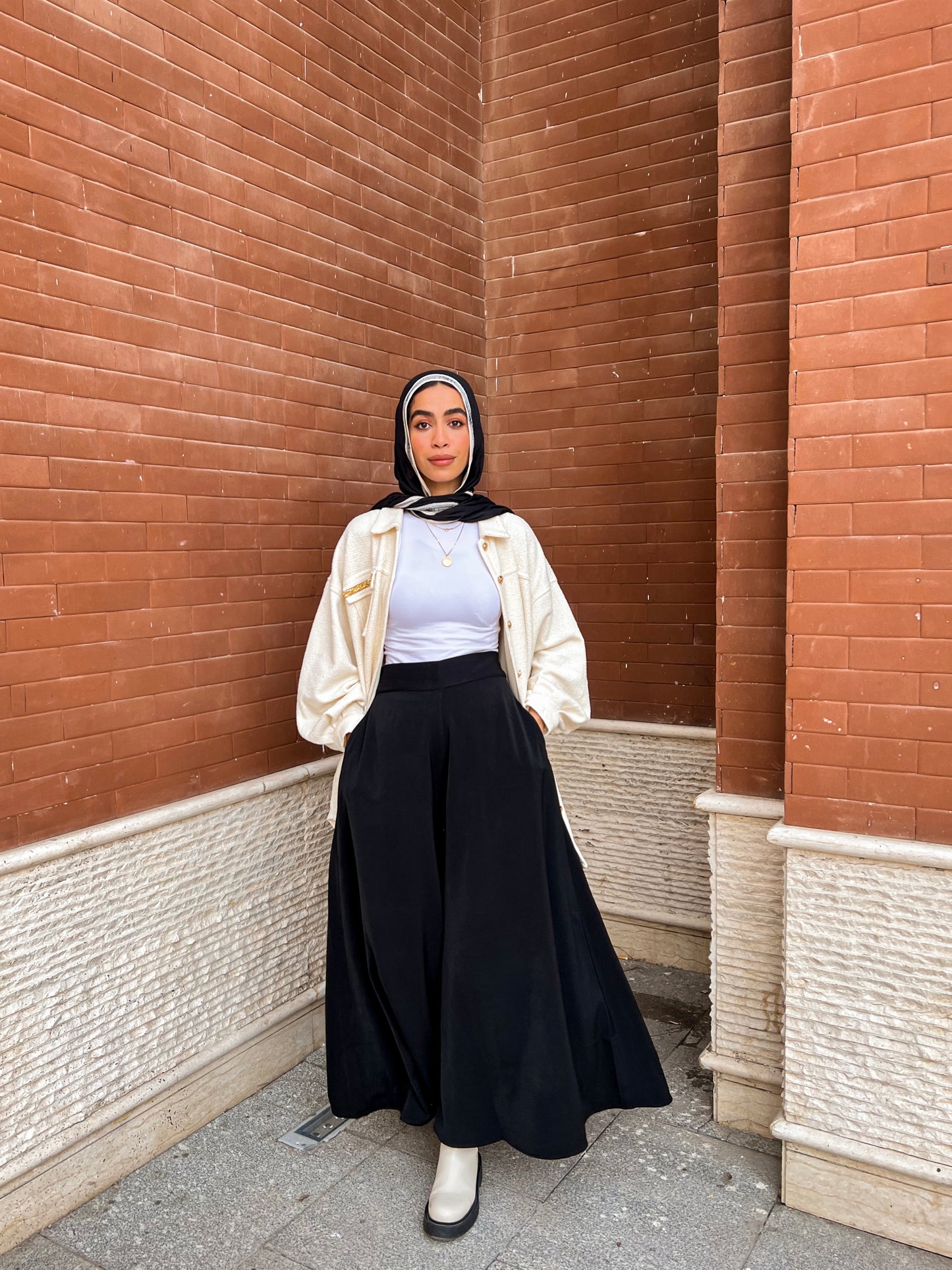 SUEDE CREPE WIDE LEG PANTS-BLACK