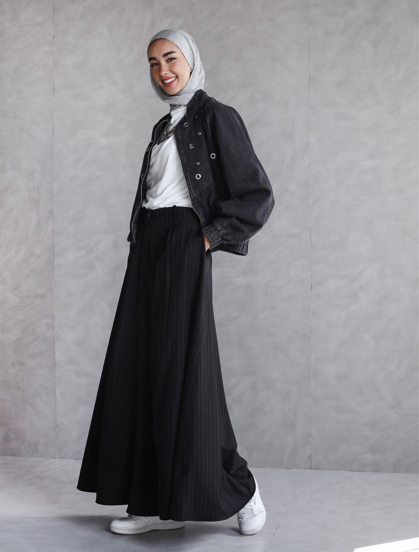 STRIPPED CLASSIC PANTS - BLACK