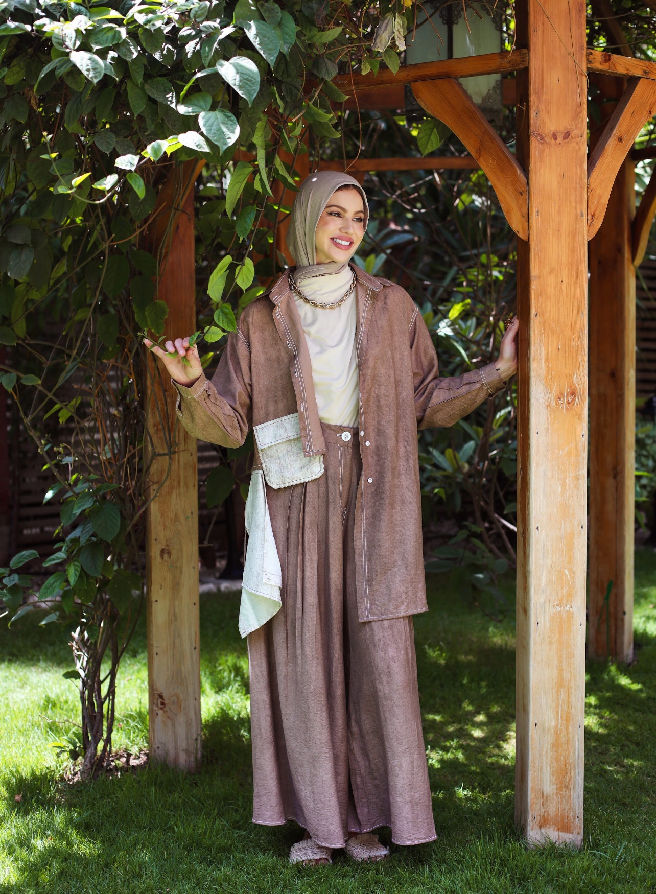 ELENA SET-BROWN