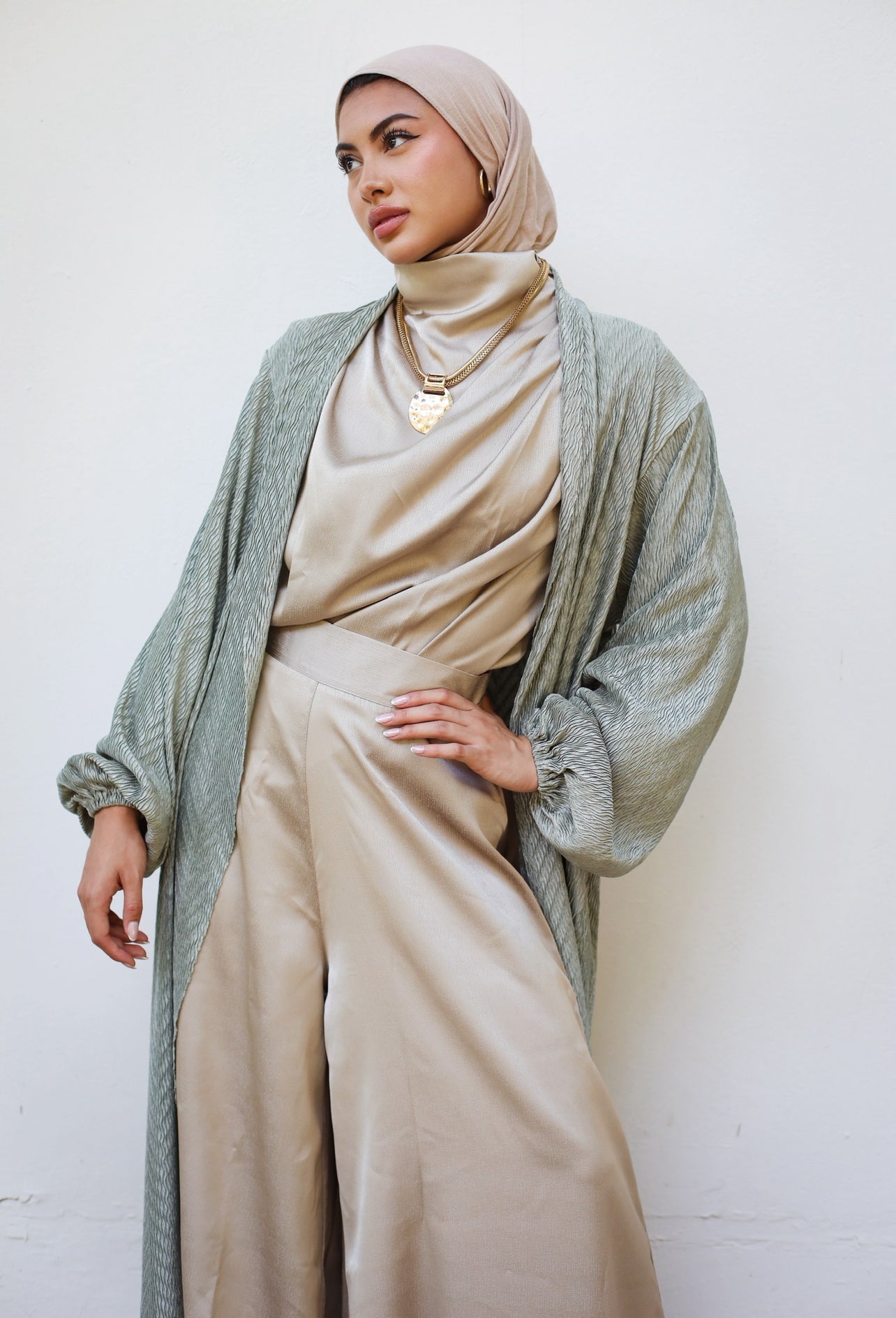 SATIN WIDE LEG PANTS-BEIGE