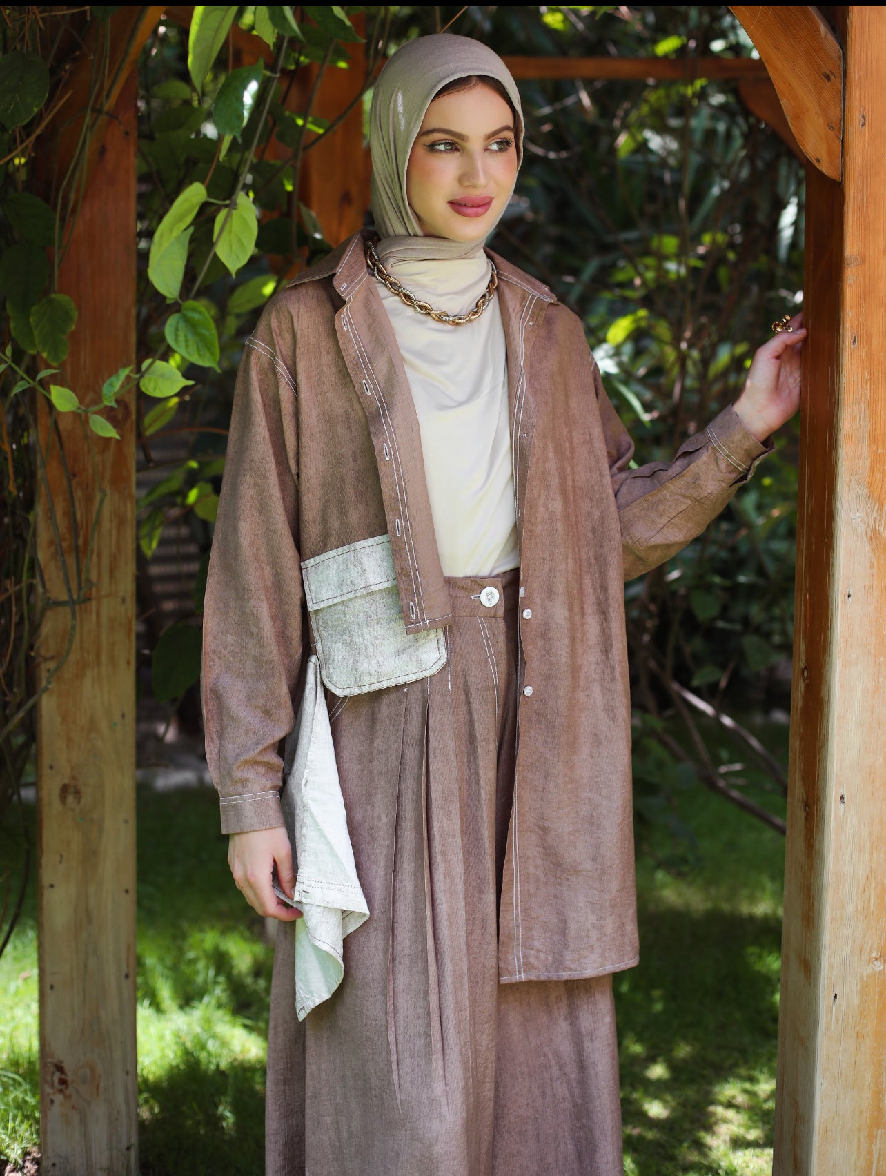 ELENA SET-BROWN