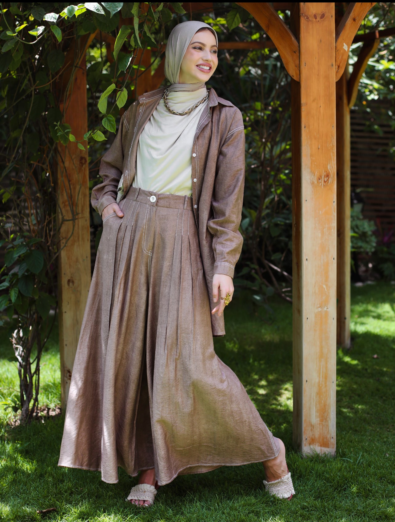 ELENA SET-BROWN