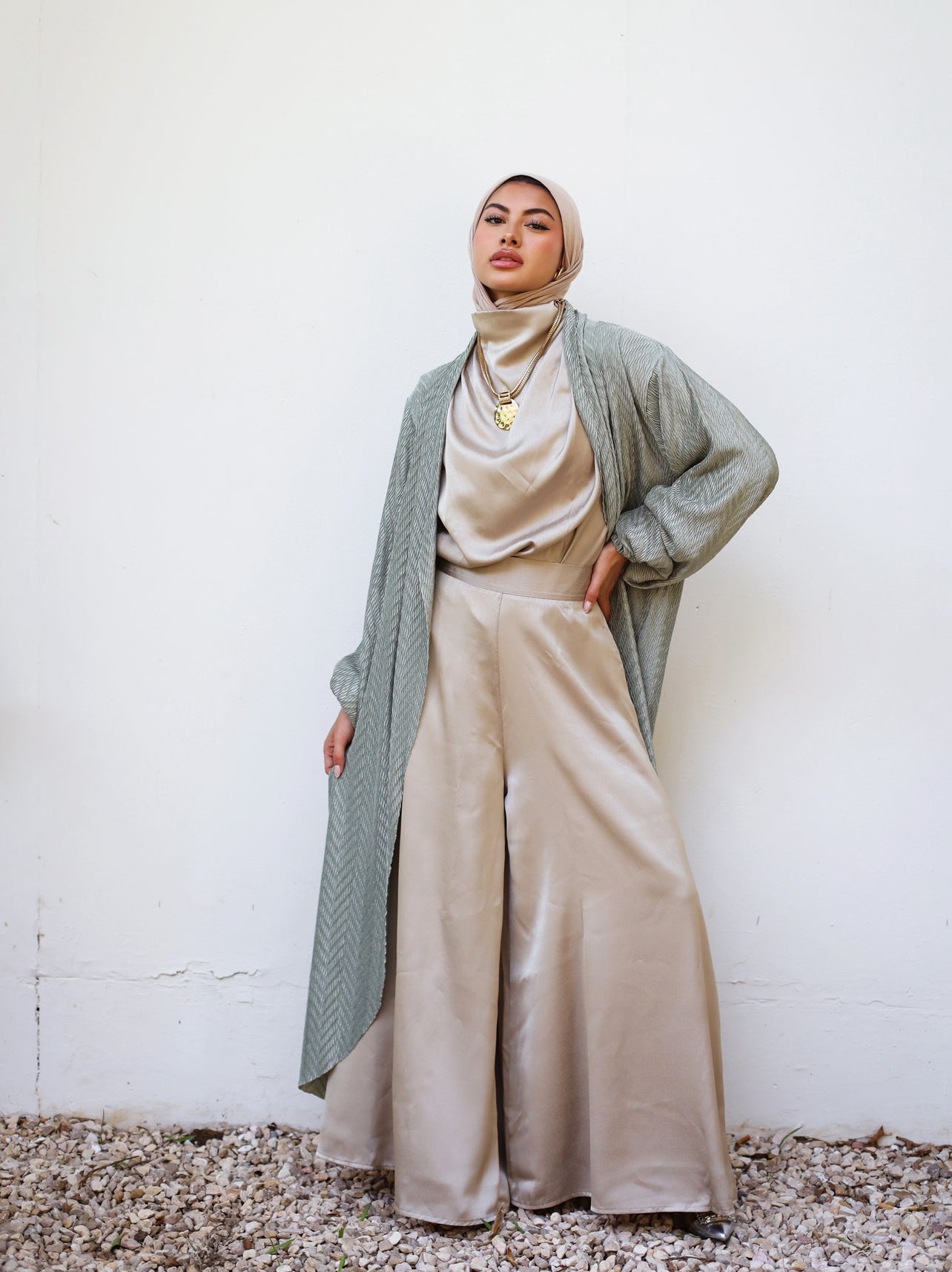 SATIN DRAPEH TOP-BEIGE