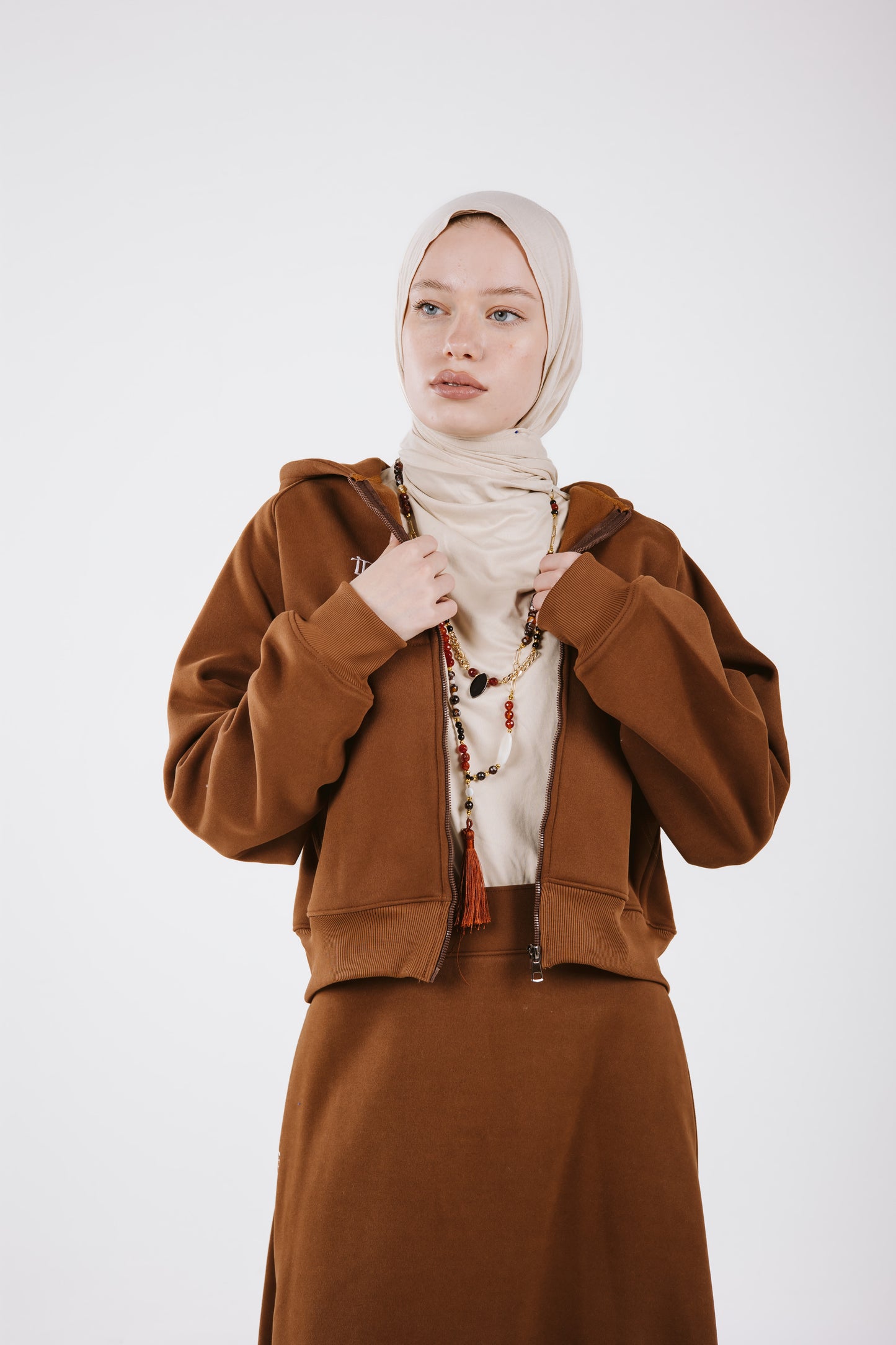 KAYAN SKIRT SET IN BROWN