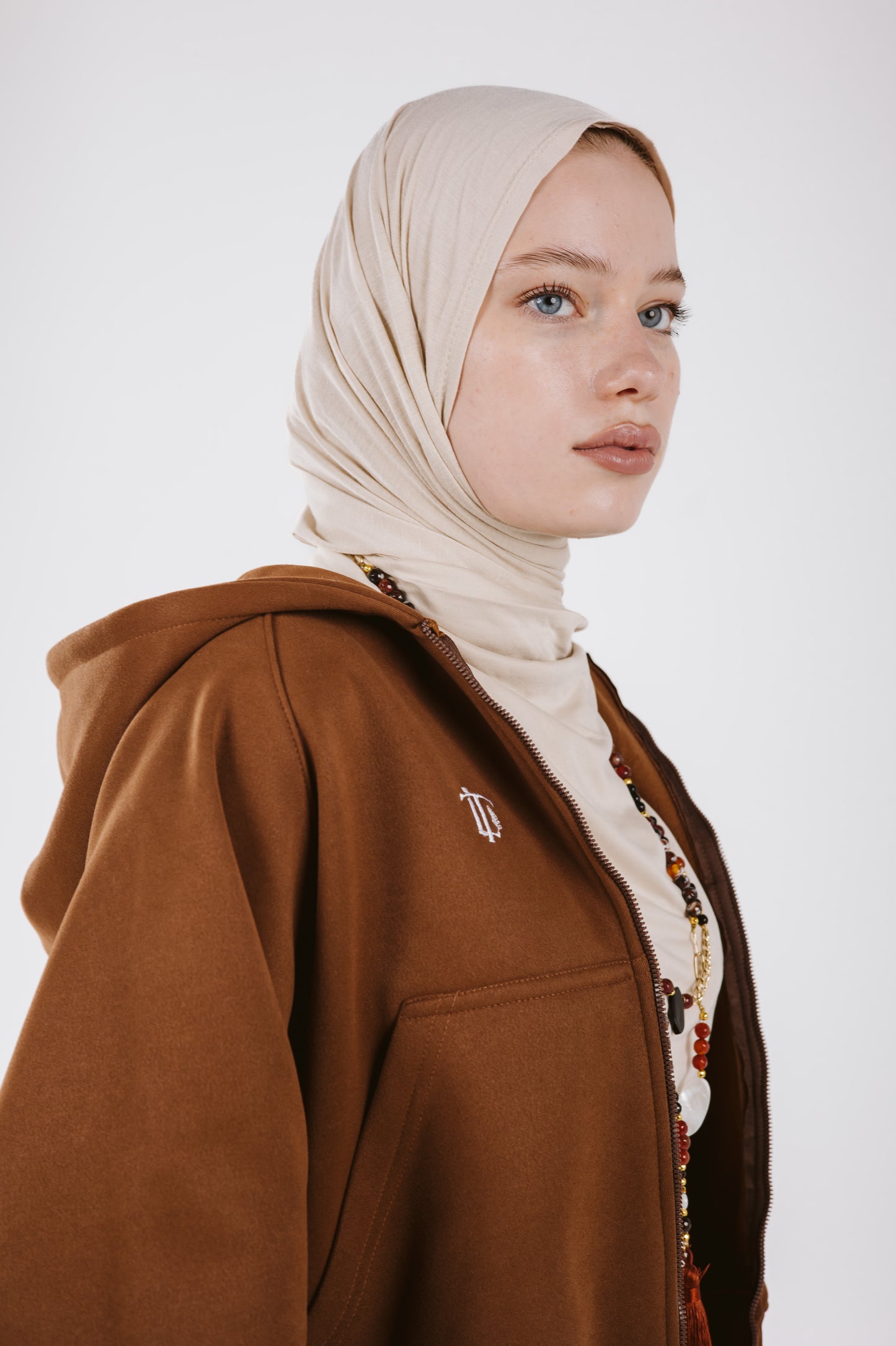 KAYAN SKIRT SET IN BROWN
