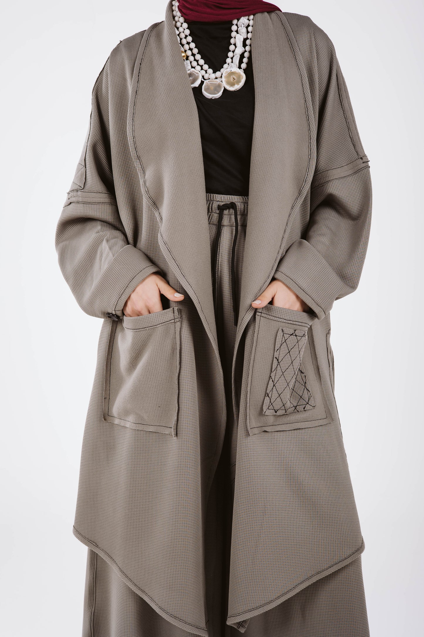 JACQUAED GHALIA SET IN DARK GRAY