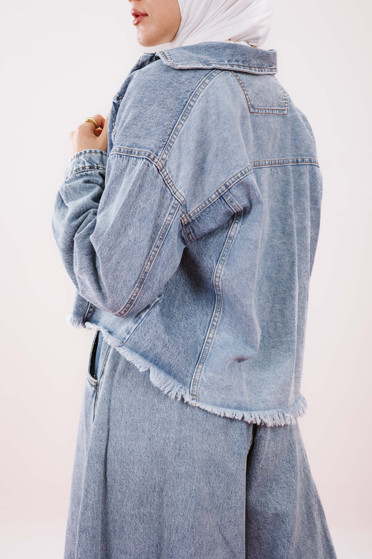 CROPPED DENIM JACKET-LIGHT BLUE