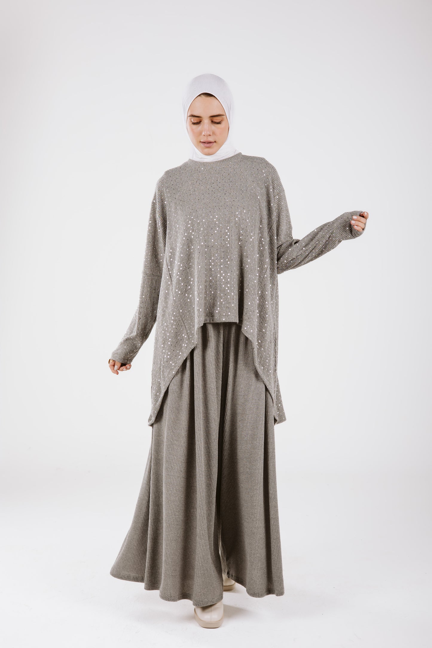 SEQUIN WIDE LEG PANTS IN GRAY