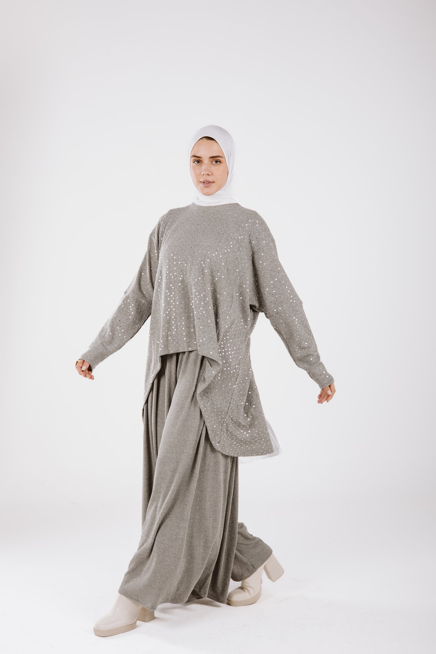 SEQUIN WIDE LEG PANTS IN GRAY