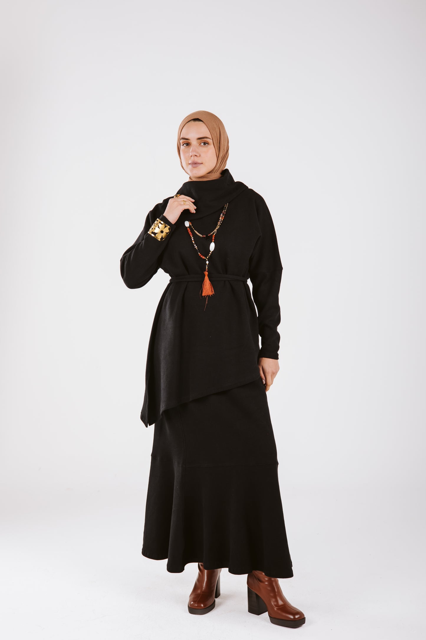 AMALIA WOOL SET IN BLACK