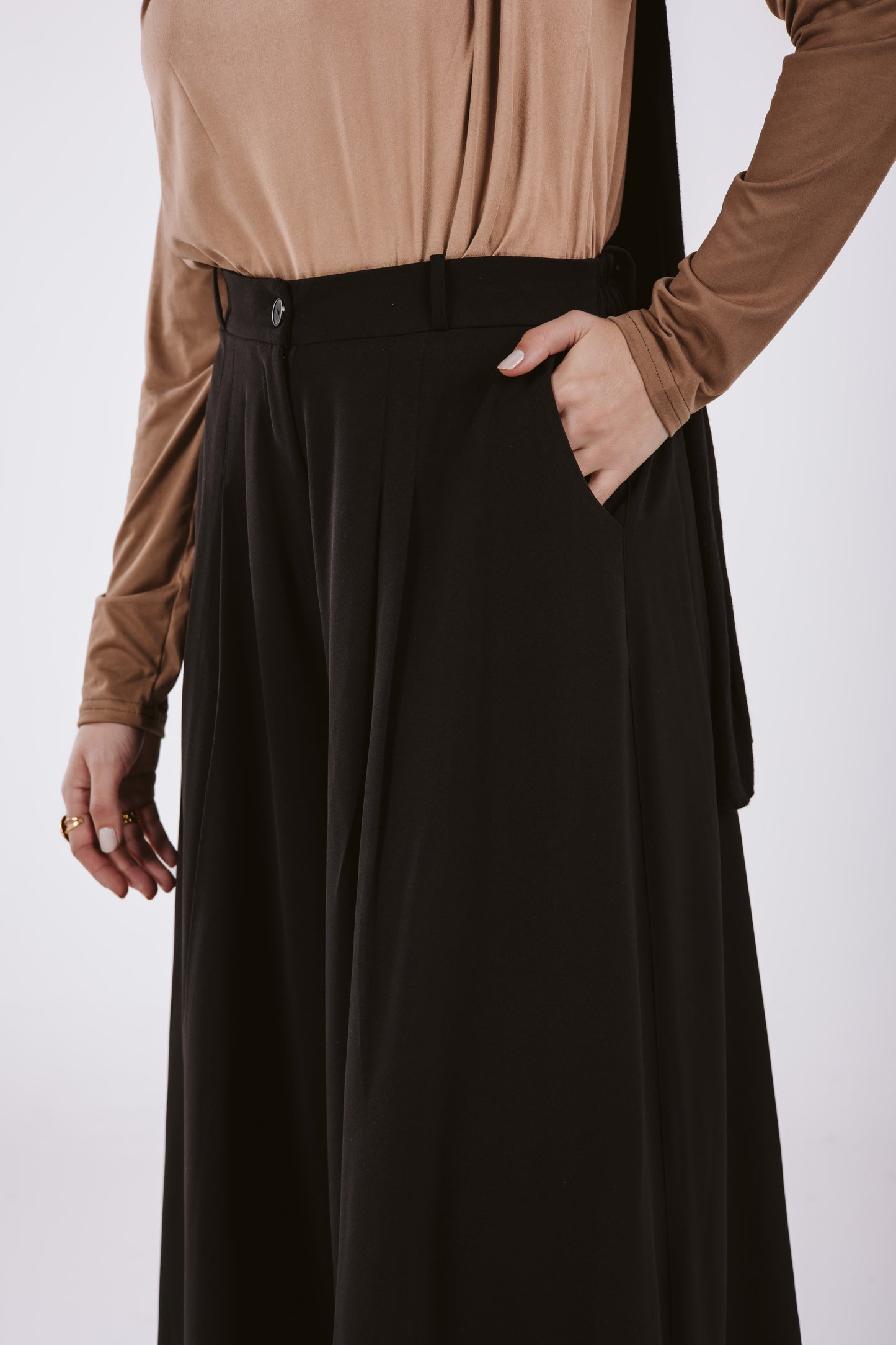 CLASSIC CREPE WIDE LEG PANTS IN BLACK