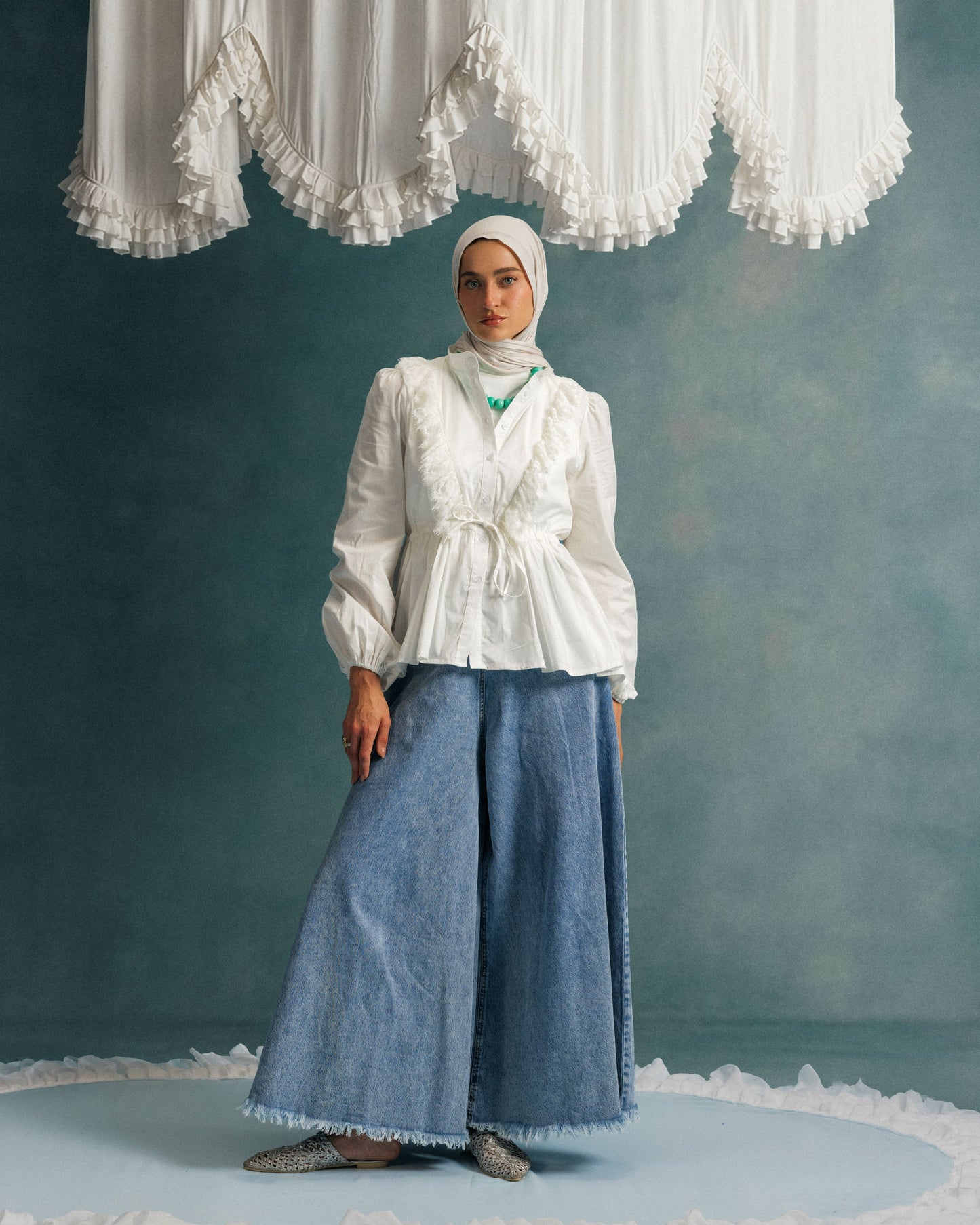 RUFFLE HIGH LOW BLOUSE - WHITE