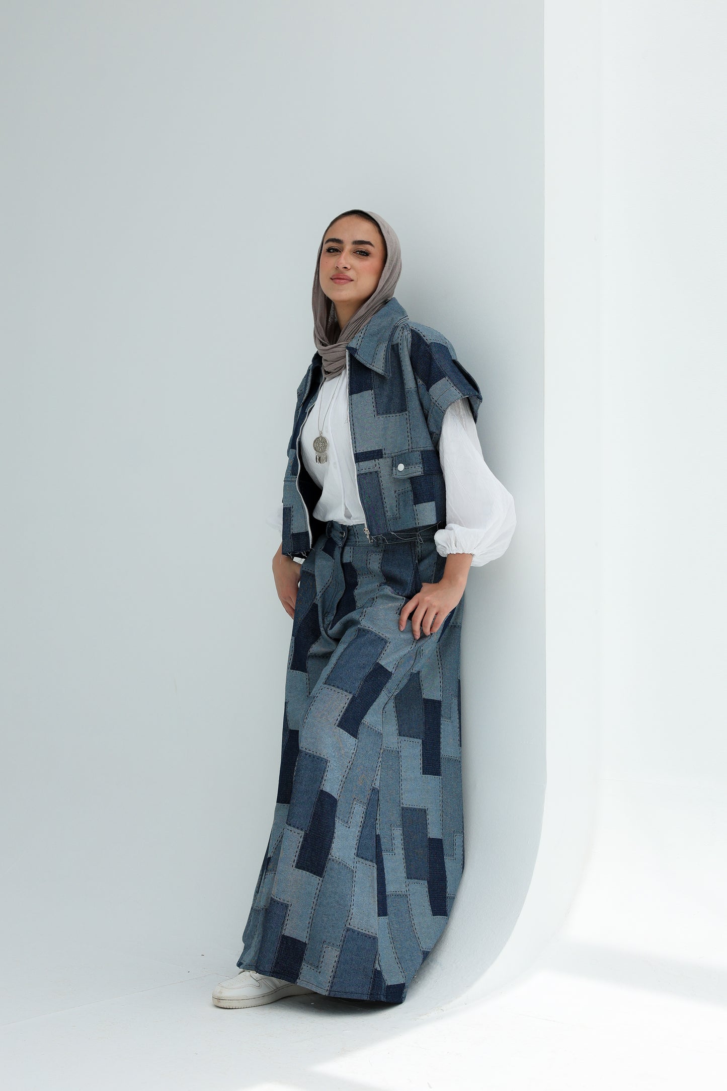 CROPEED SLEEVELESS PATCHWORK JACKET