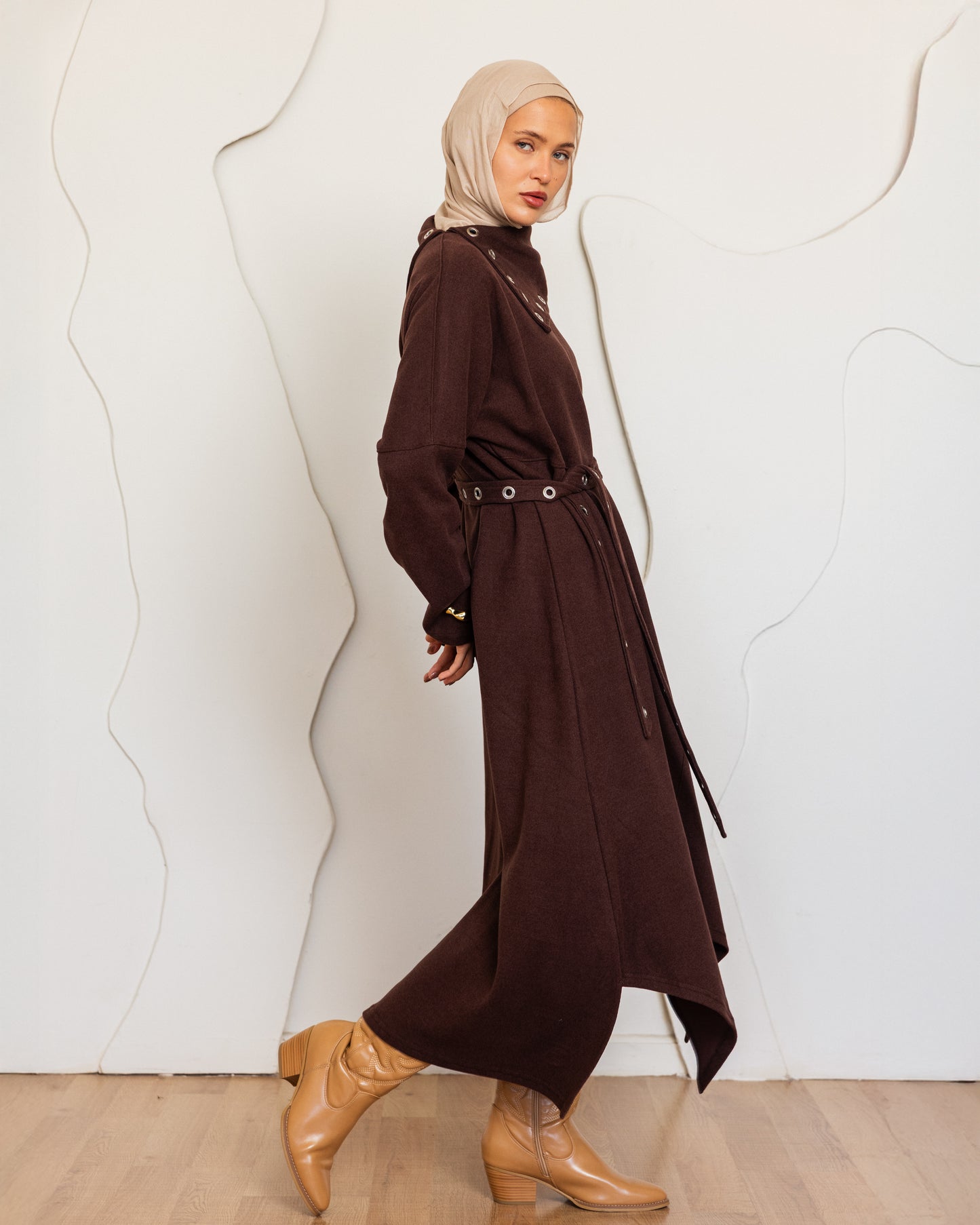 ASYMMETRIC EYELITE DRESS - BROWN