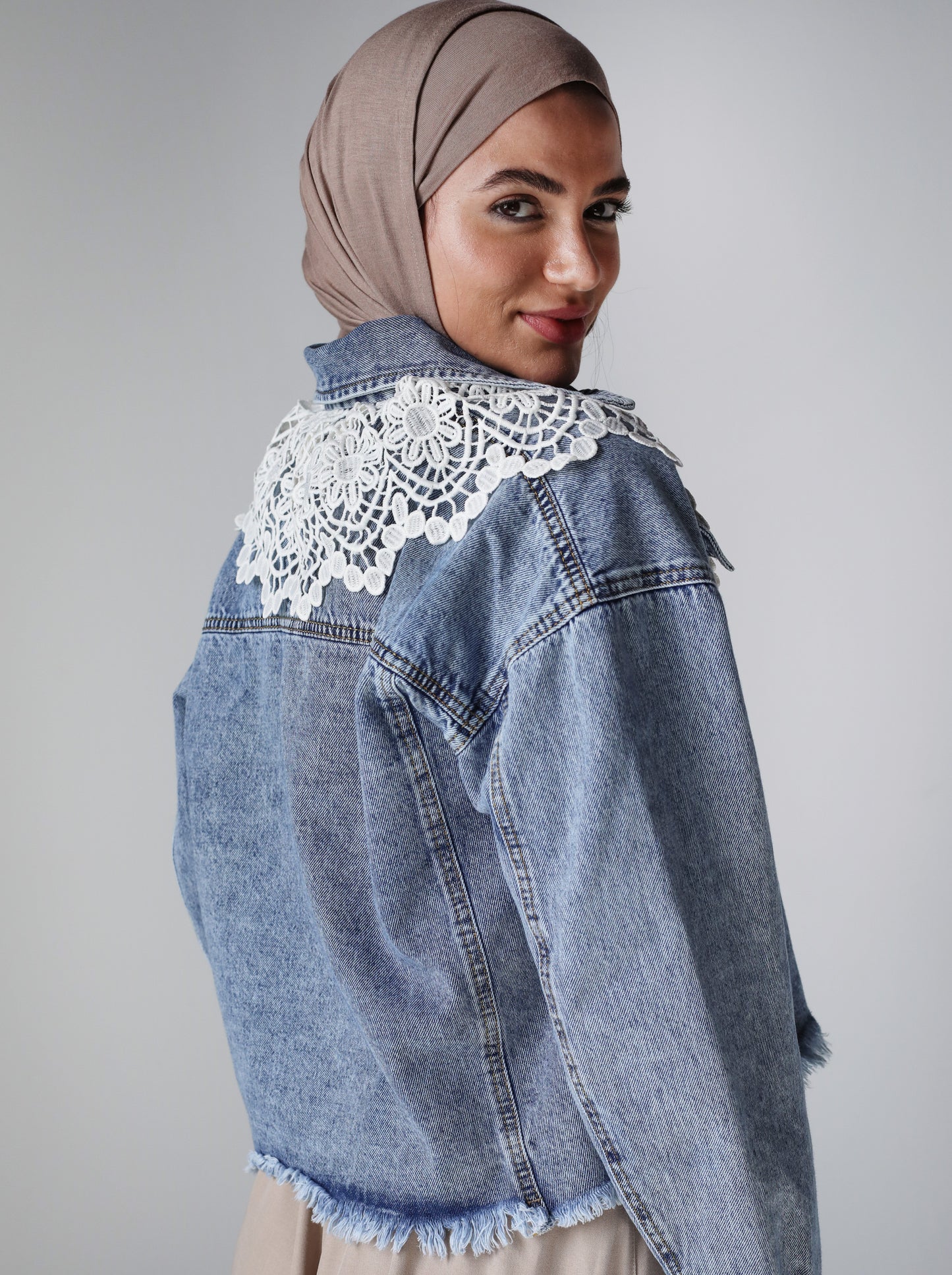 COLLAR CROPPED DENIM JACKET - LIGHT BLUE