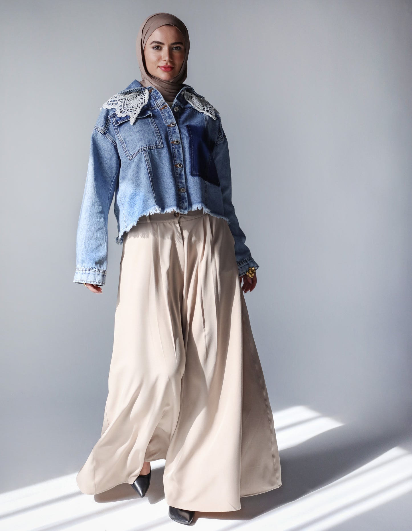 COLLAR CROPPED DENIM JACKET - LIGHT BLUE