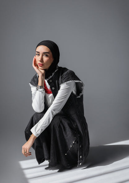 SLEEVELESS DENIM JACKET-BLACK