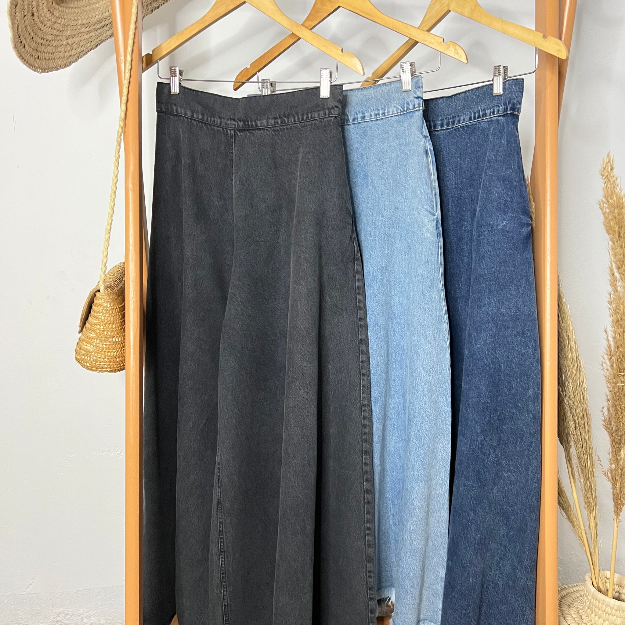 WIDE LEG JEANS