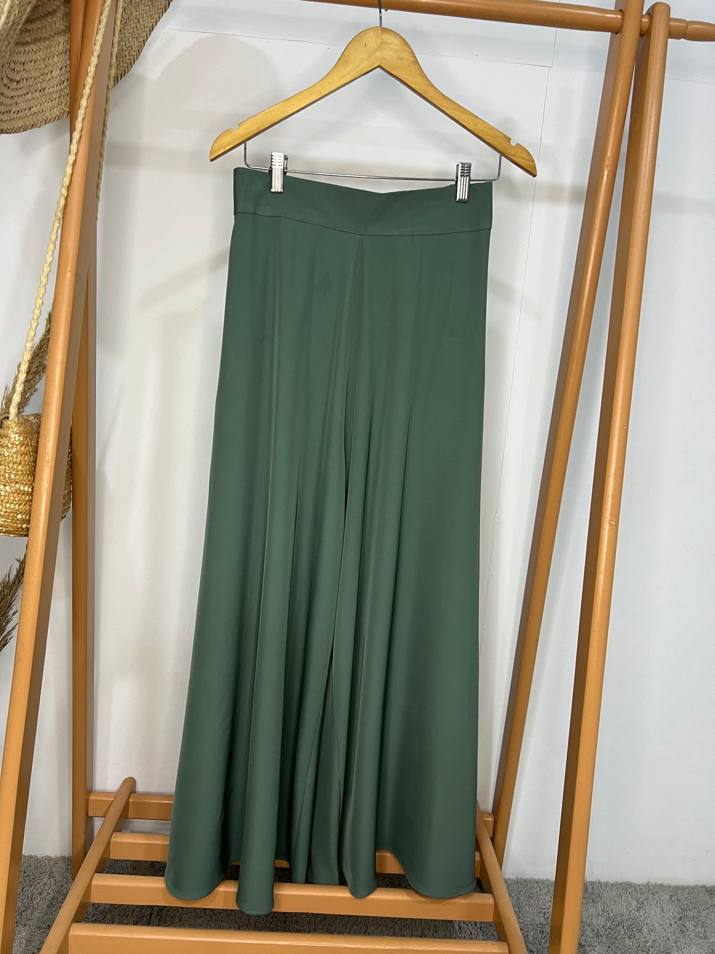 Crepe wide leg pants