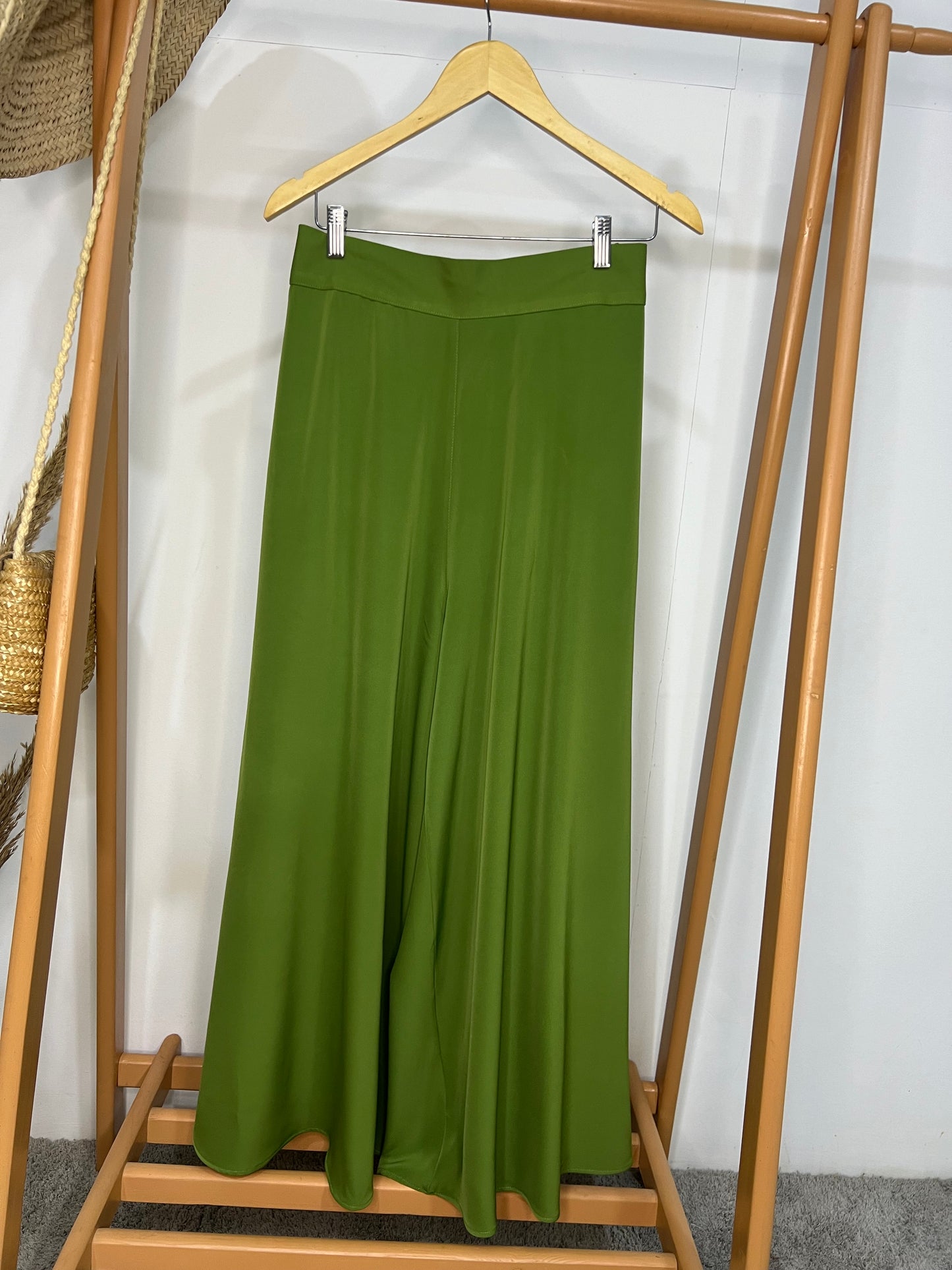 Crepe wide leg pants