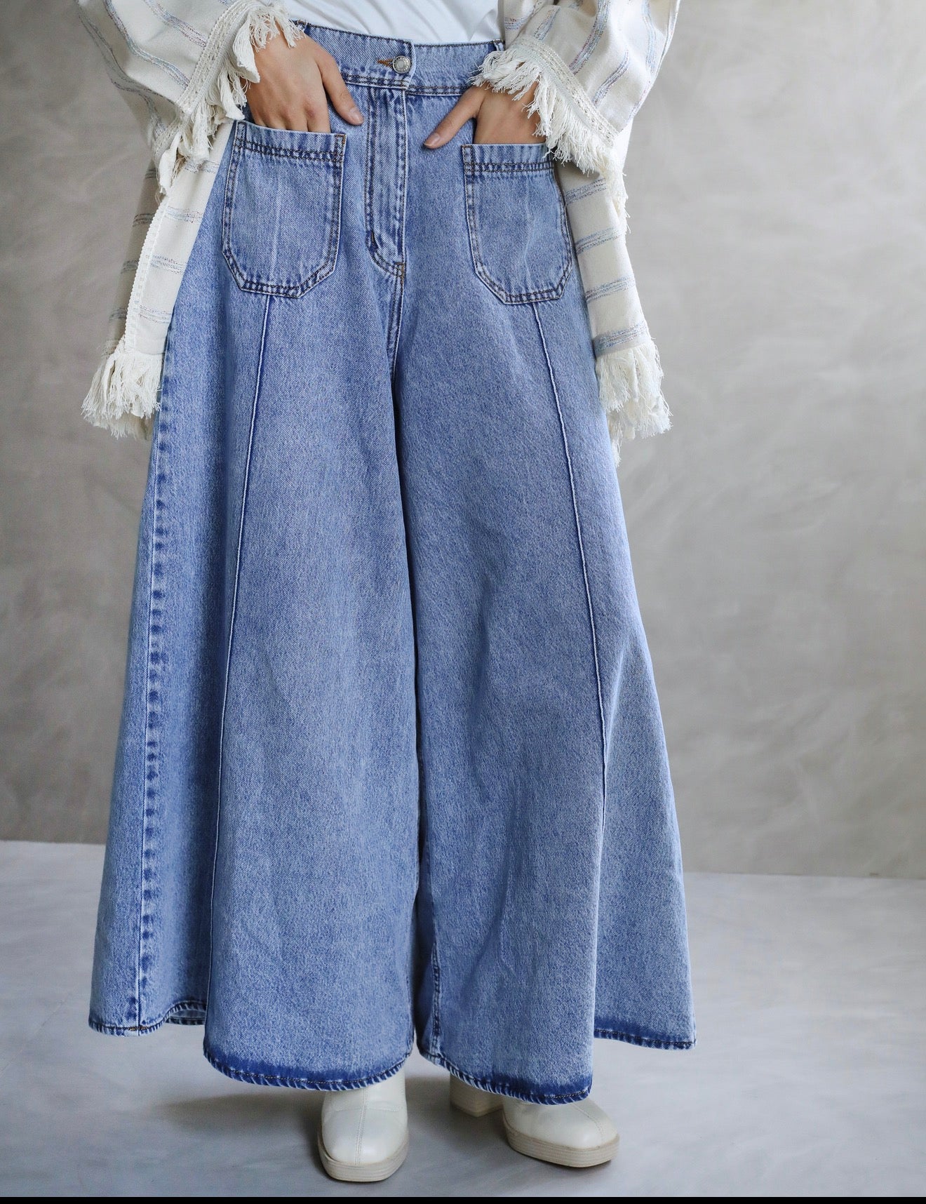 FRONT POCKET DENIM PANTS