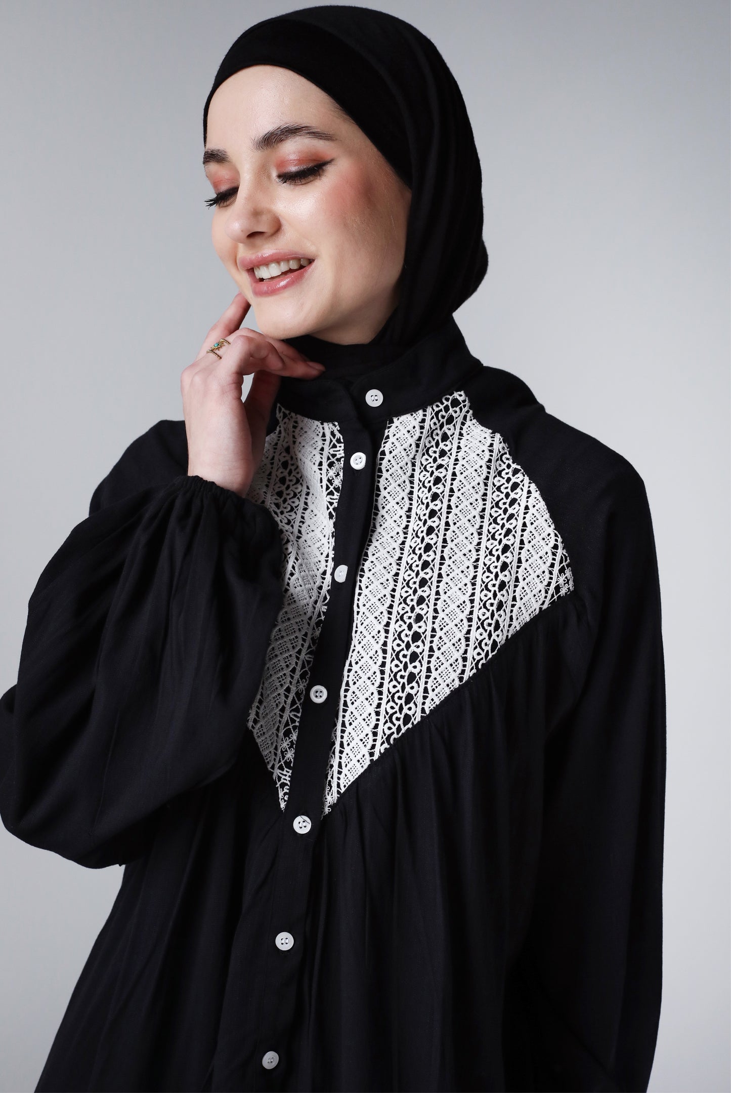 EMBROIDERED BLOUSE-BLACK