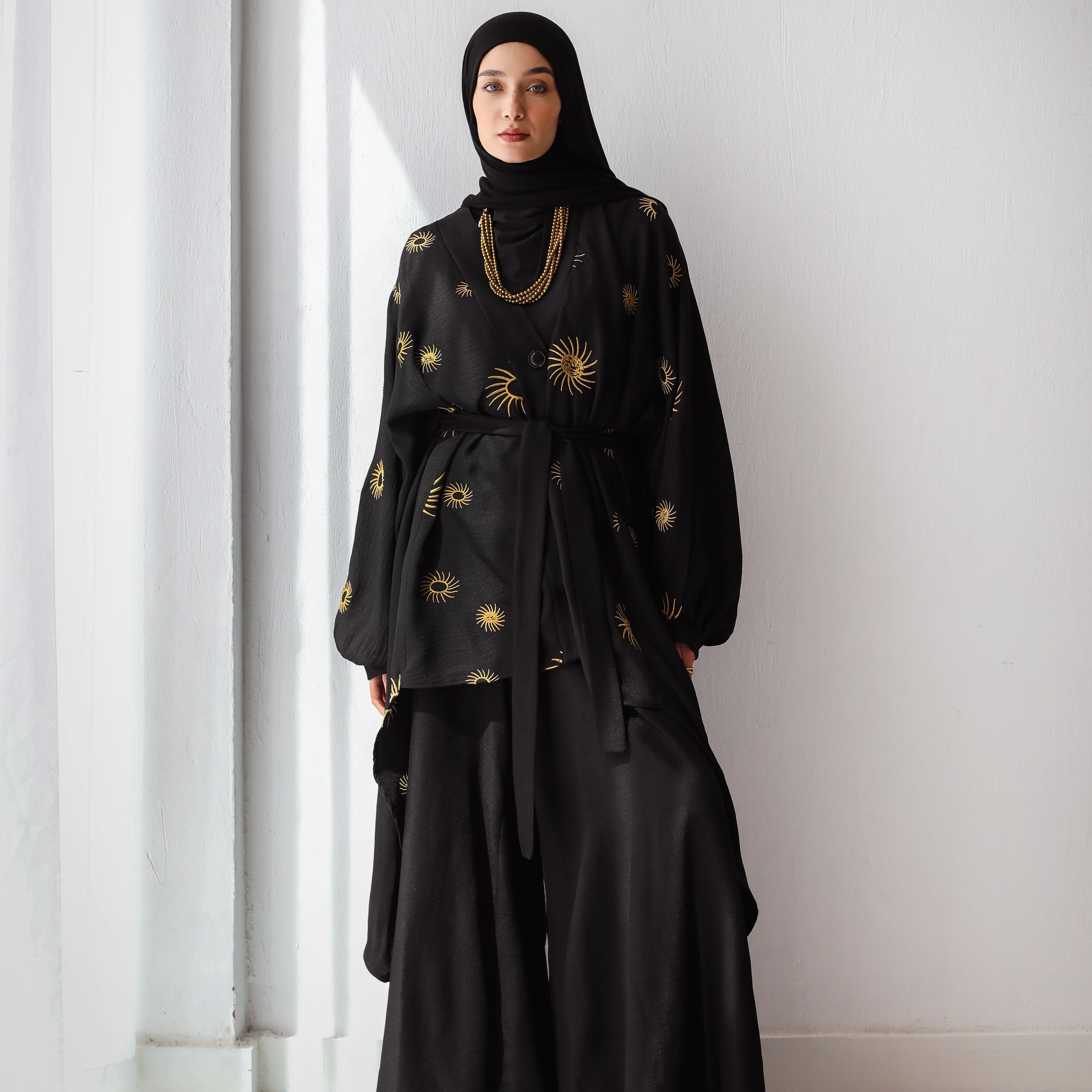 EMBROIDERED LINEN SOTRA SET-BLACK